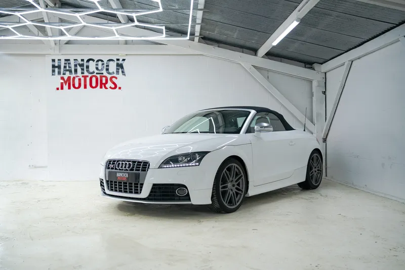 Audi TTS Roadster Blanc — livré par Hancock Motors